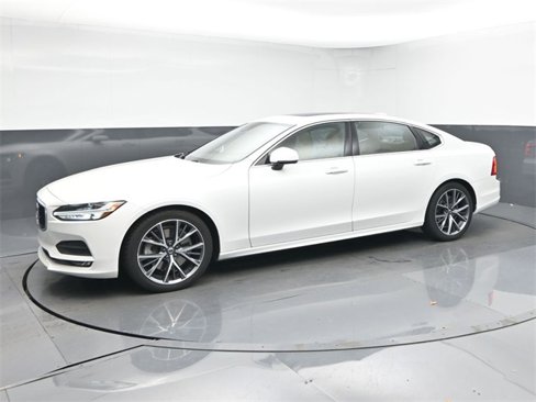 Used 2019 Volvo S90 T6 Momentum image 4