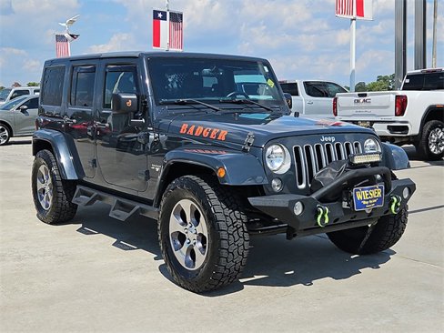 Used 2016 Jeep Wrangler Unlimited Sahara w/ Connectivity Group image 5