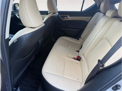 Used 2016 Lexus CT 200h image 13
