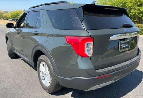 Used 2022 Ford Explorer XLT w/ Equipment Group 202A image 3