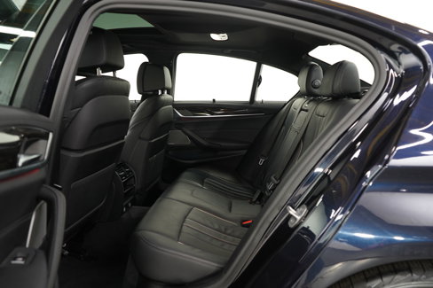 Used 2019 BMW M550i xDrive w/ Premium Package 2 image 16