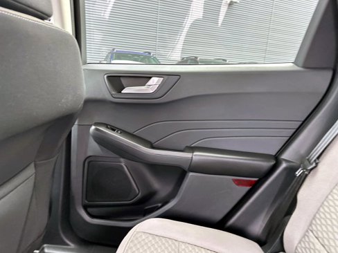 Used 2021 Ford Escape SE image 16