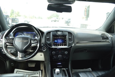 Used 2016 Chrysler 300 S image 29