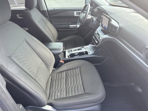 Used 2021 Ford Explorer XLT image 11