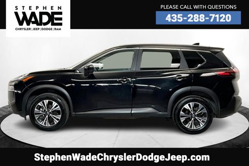 Used 2023 Nissan Rogue SV image 2