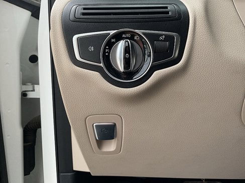 Used 2017 Mercedes-Benz GLC 300 image 26