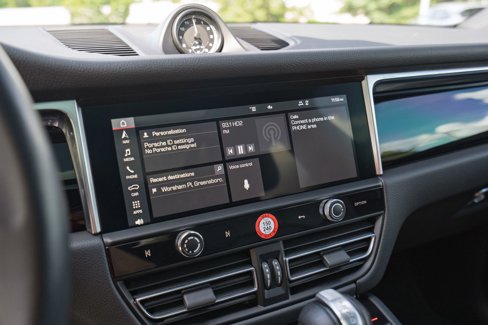 Certified 2023 Porsche Macan image 31