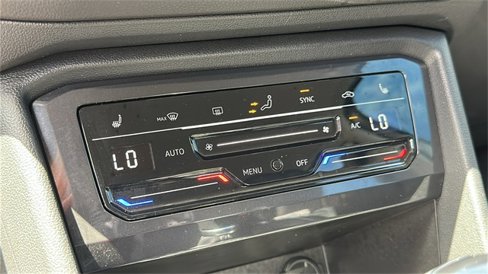 Used 2022 Volkswagen Tiguan SE image 18