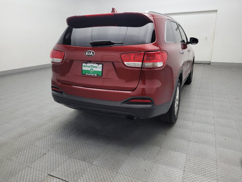 Used 2017 Kia Sorento LX w/ LX Convenience Package image 7