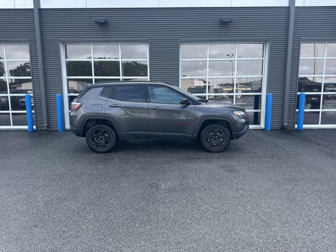 Used 2024 Jeep Compass Trailhawk image 4