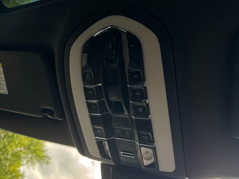 Used 2018 Porsche Macan S image 35