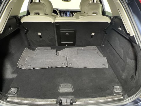 Used 2023 Volvo XC60 B5 Core image 22