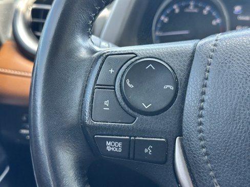Used 2018 Toyota RAV4 Limited image 22