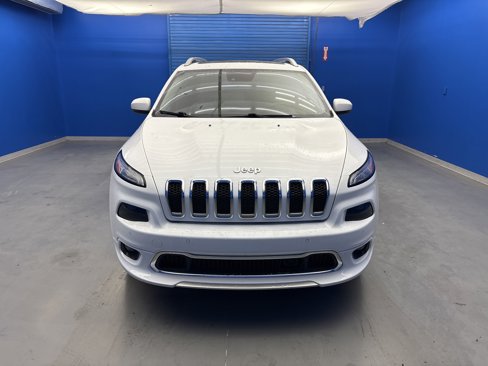 Used 2018 Jeep Cherokee Overland w/ Technology Group image 3