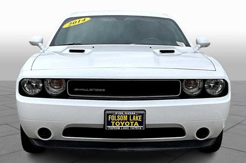 Used 2014 Dodge Challenger SXT image 3