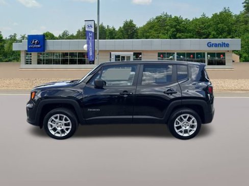 Used 2023 Jeep Renegade Latitude image 10