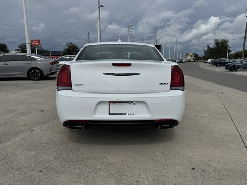 Used 2023 Chrysler 300 Touring w/ Sport Appearance Package image 5