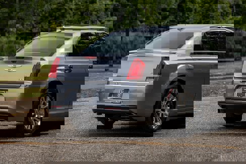 Used 2017 Chrysler 300 C image 5