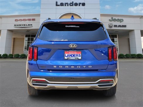 Used 2021 Kia Sorento S w/ Panoramic Sunroof Package image 5