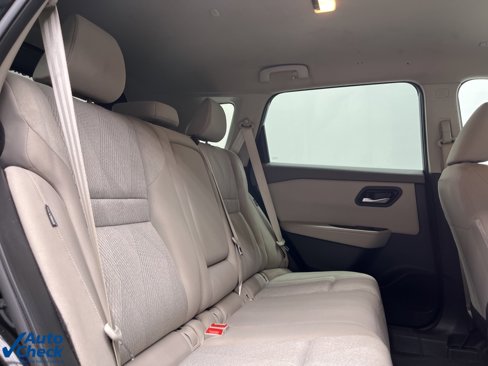 Used 2024 Nissan Rogue SV image 16