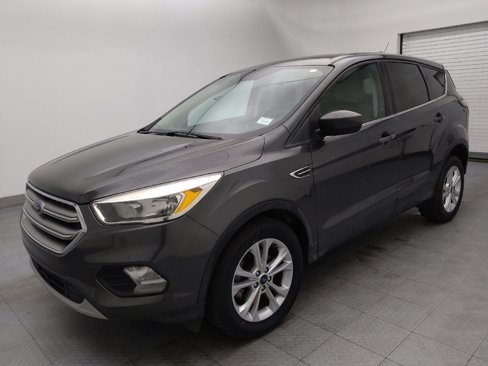 Used 2017 Ford Escape SE image 2
