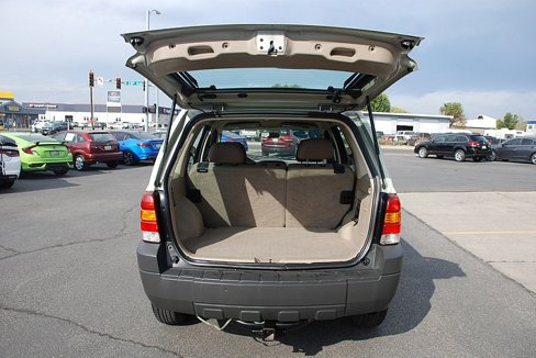 Used 2005 Ford Escape XLS image 16