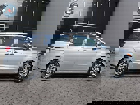 Used 2019 Kia Sedona L image 6