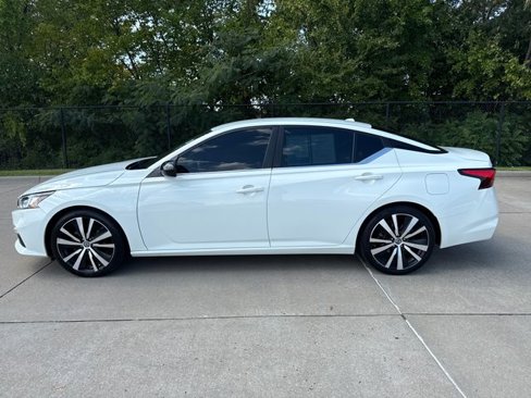 Used 2020 Nissan Altima 2.5 SR image 2