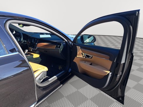 Used 2017 Volvo S90 T6 Inscription w/ Vision Package image 17