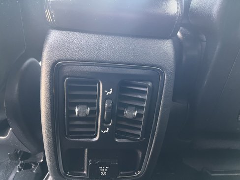 Used 2020 Jeep Grand Cherokee Altitude image 31