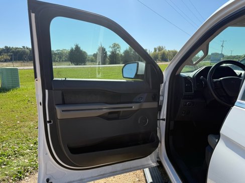 Used 2018 Ford Expedition Limited w/ Equipment Group 301A image 17