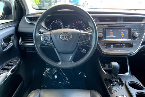 Used 2017 Toyota Avalon XLE image 5
