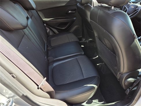 Used 2018 Chevrolet Trax LT w/ LT Convenience Package image 14