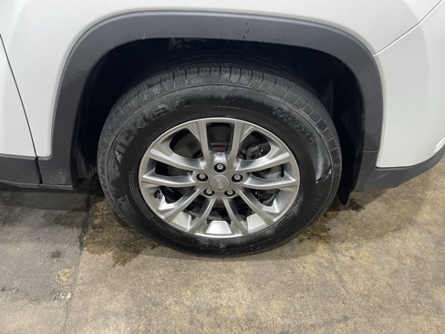 Used 2019 Jeep Cherokee Latitude Plus w/ Cold Weather Group image 41