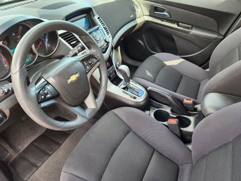 Used 2015 Chevrolet Cruze LT image 12