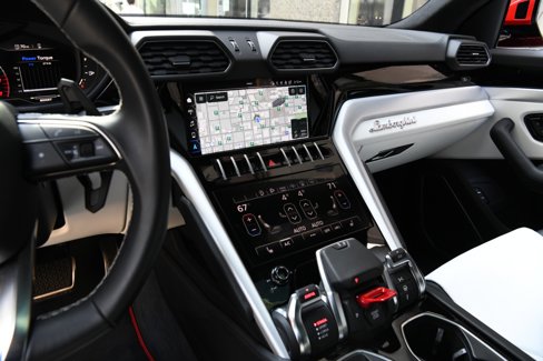 Used 2022 Lamborghini Urus image 16