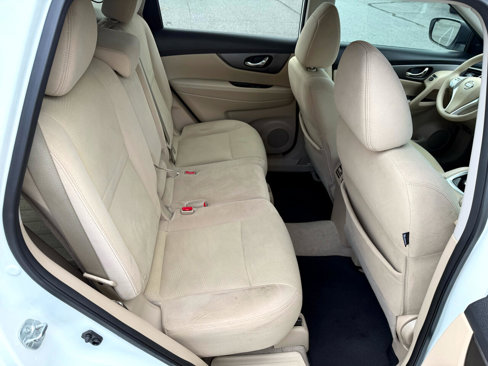 Used 2015 Nissan Rogue SV w/ SV Premium Package image 17