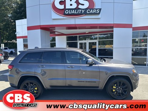 Used 2018 Jeep Grand Cherokee Altitude image 1