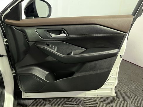 Used 2022 Nissan Rogue SL w/ SL Premium Package image 32