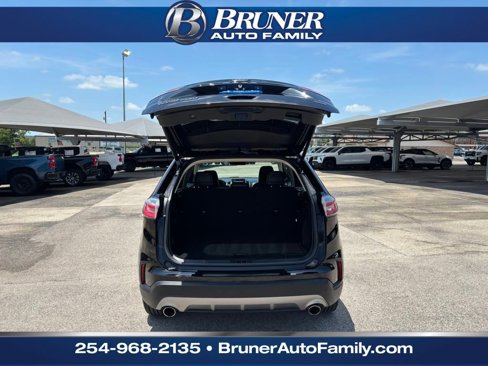 Used 2022 Ford Edge Titanium image 7