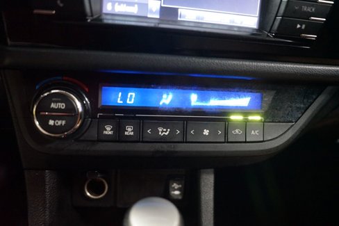 Used 2016 Toyota Corolla LE image 17