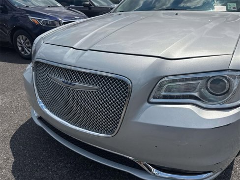 Used 2020 Chrysler 300 Limited image 3
