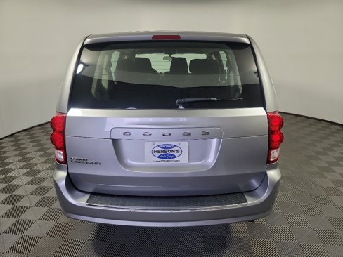 Used 2016 Dodge Grand Caravan American Value Package image 5