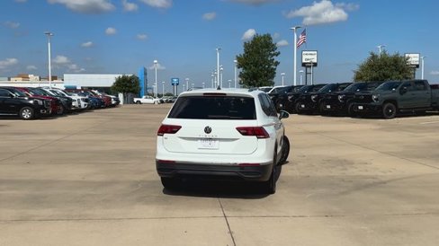 Used 2024 Volkswagen Tiguan SE image 7