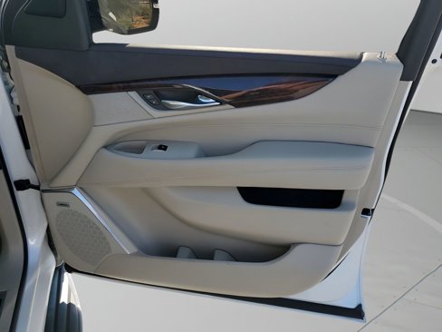 Used 2016 Cadillac Escalade ESV Luxury image 10