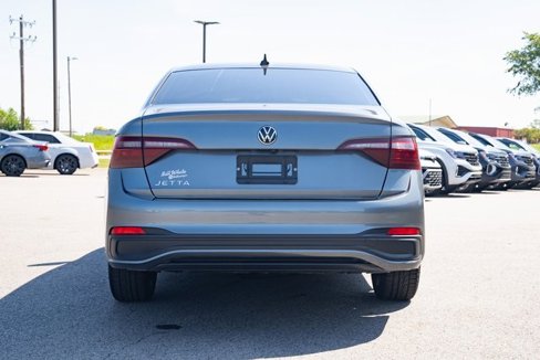 Certified 2023 Volkswagen Jetta Sport image 5