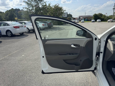 Used 2011 Chevrolet Malibu LS image 11
