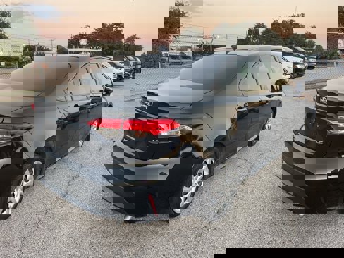 Used 2021 Toyota Corolla LE w/ Carpet Mat Package (TMS) image 4