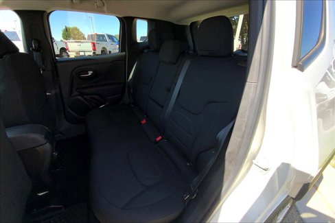 Used 2022 Jeep Renegade Latitude w/ Convenience Group image 20