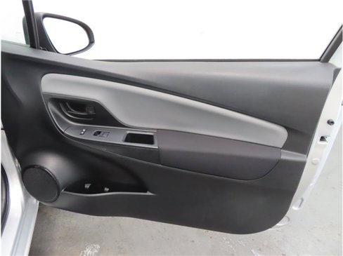 Used 2015 Toyota Yaris L image 16